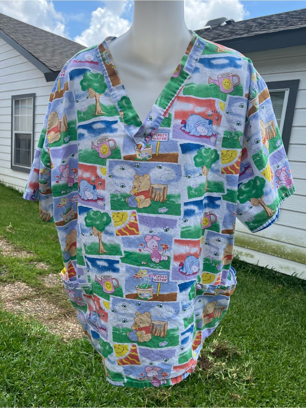 Disney Multicolor Winnie the Pooh Short Sleeve Scrub Top